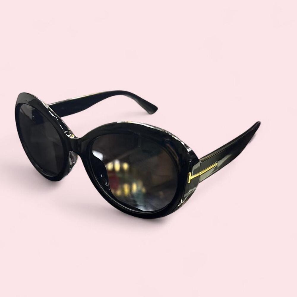 Women's sunglasses black frames and lens oversized y2k coastal 2000s clean boho